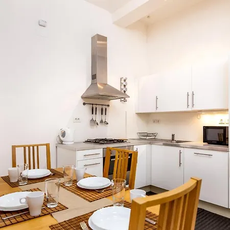 Апартаменты Lesser Town Suites Near Petrin Park *