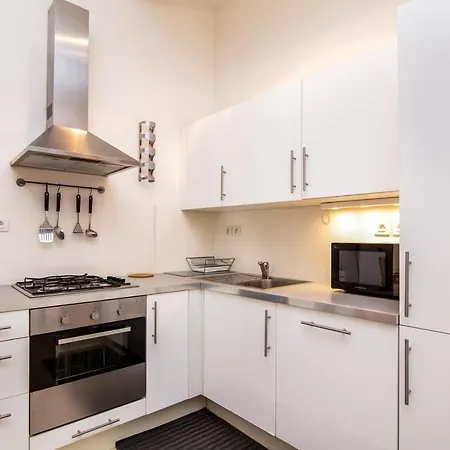 Апартаменты Lesser Town Suites Near Petrin Park